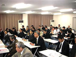 ���{�O�j�搶�u����̗l�q