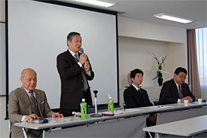 ���}�������u�K��J�Â̗l�q